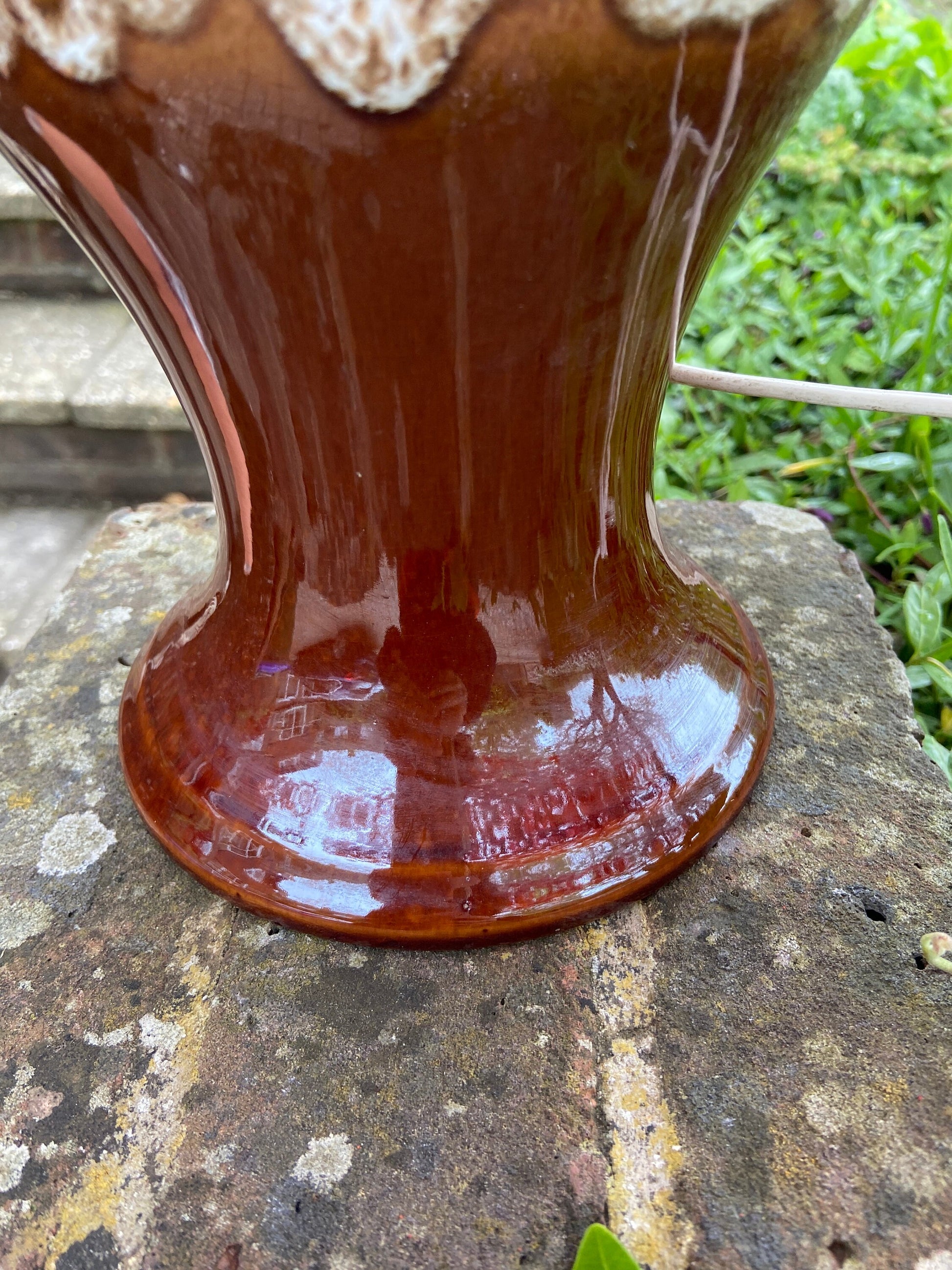 Retro 1970s brown pottery table lamp with brown glaze, two tone, and white lava flow glaze detail dripping from the top - working lamp
