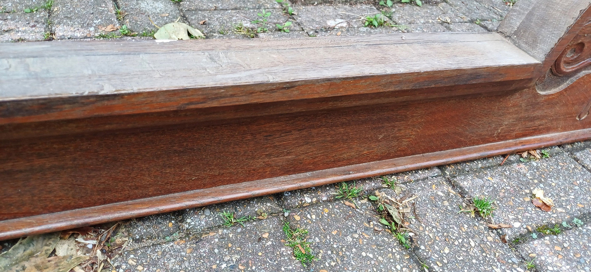 Stunning Oak Decorative Mantel Piece Door Decoration Architectural Antique Coat Hooks.