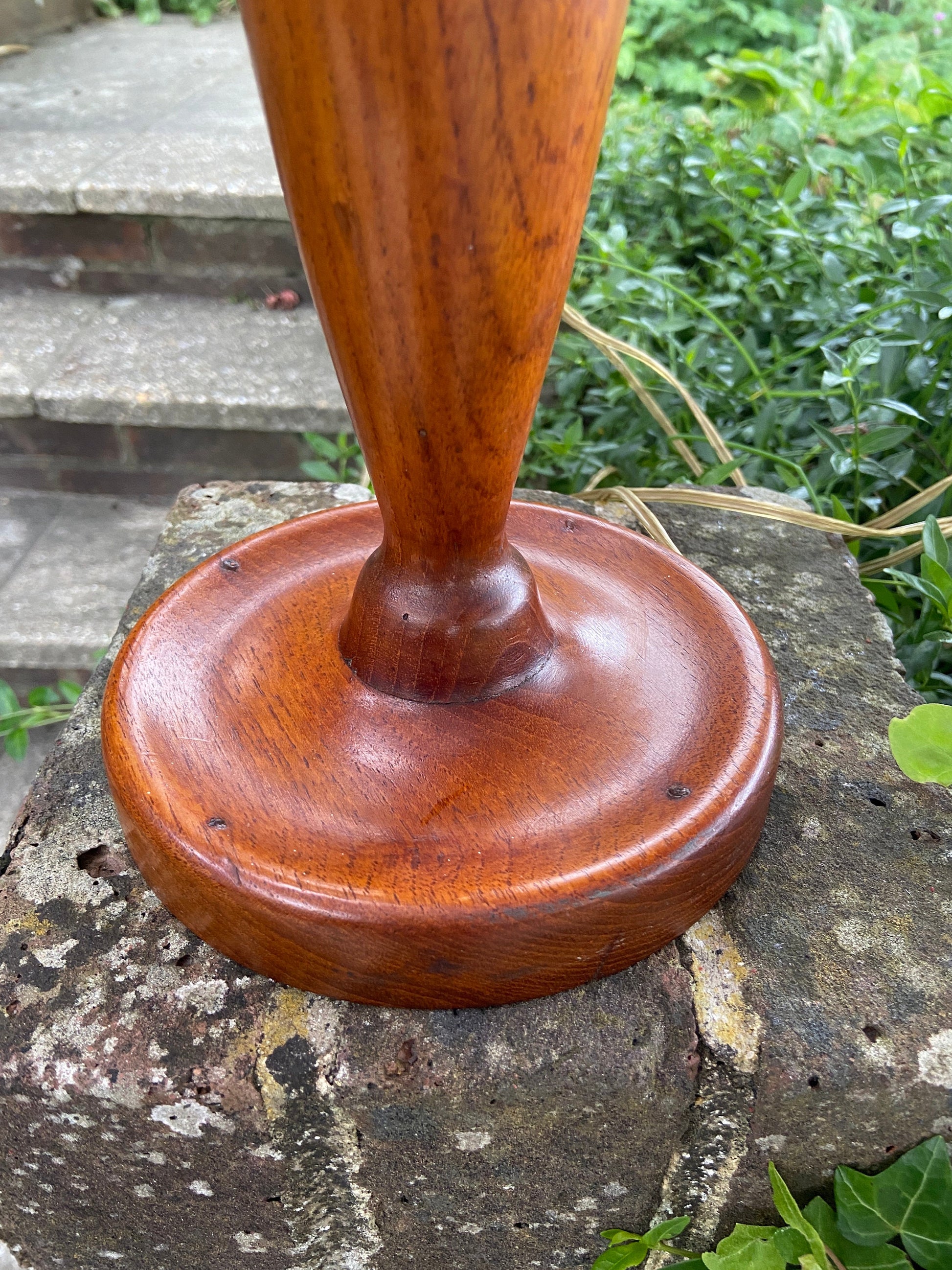 Retro 70s wooden vintage table lamp - golden brown candlestick table lamp working condition
