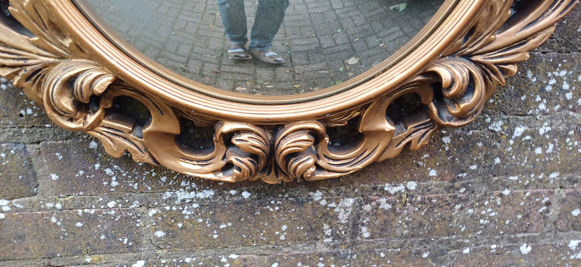 Vintage Round Plaster Gilt Gold Wall Convex Mirror Ornate Decoration.