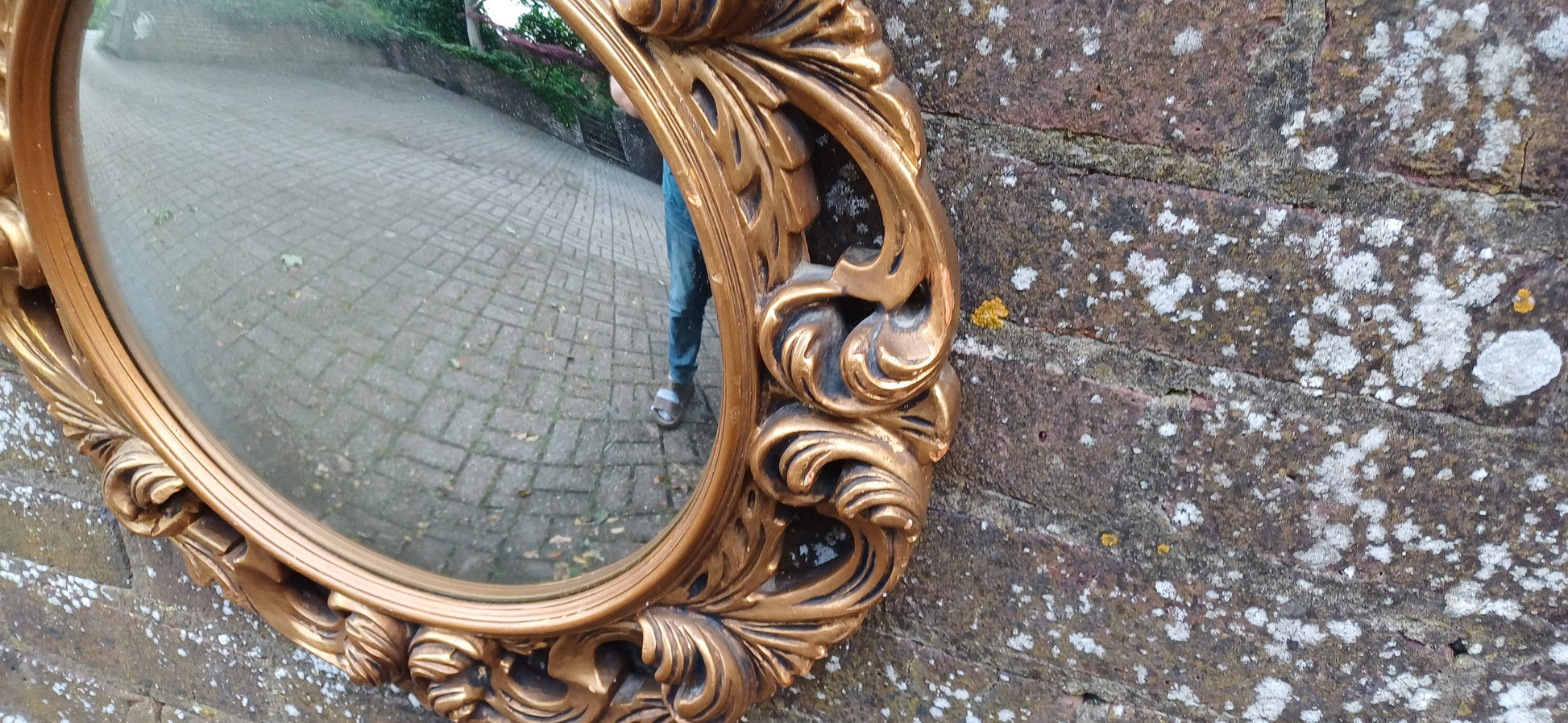 Vintage Round Plaster Gilt Gold Wall Convex Mirror Ornate Decoration.