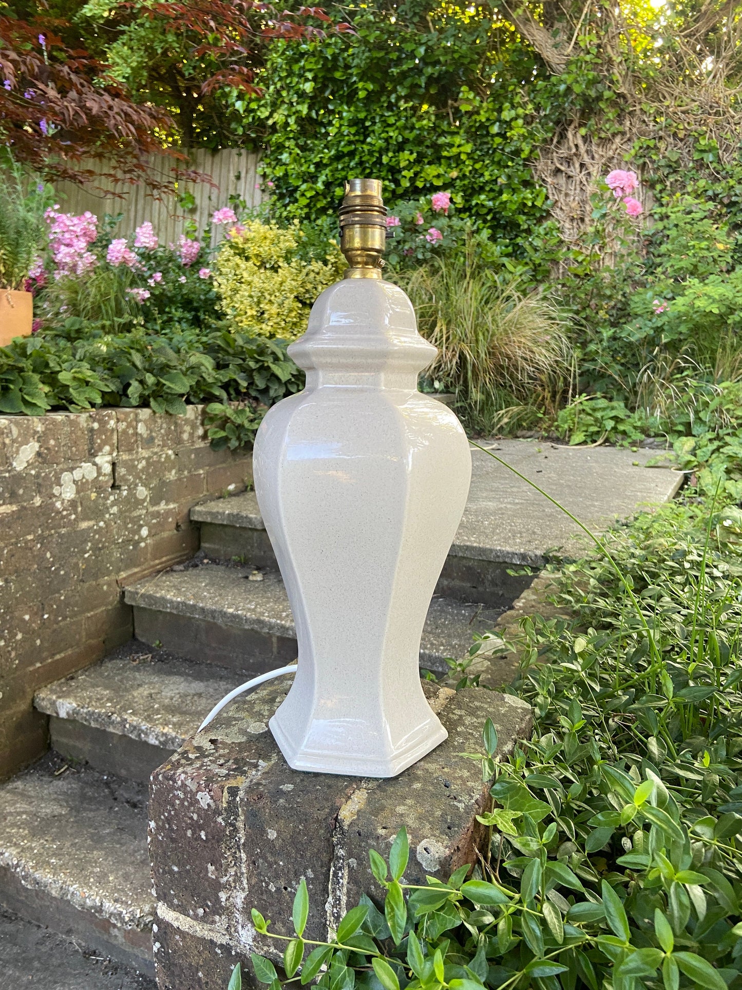 tall vintage ceramic cream table lamp. speckled finish on the glaze. ginger jar style. working. elegant lamp
