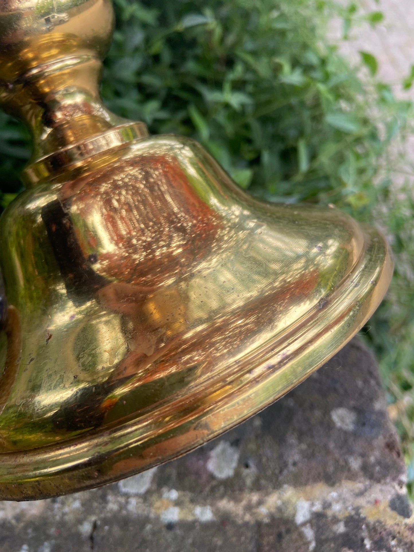 Classic vintage brass table lamp, Made in England, good quality, classic shape, working condition, large