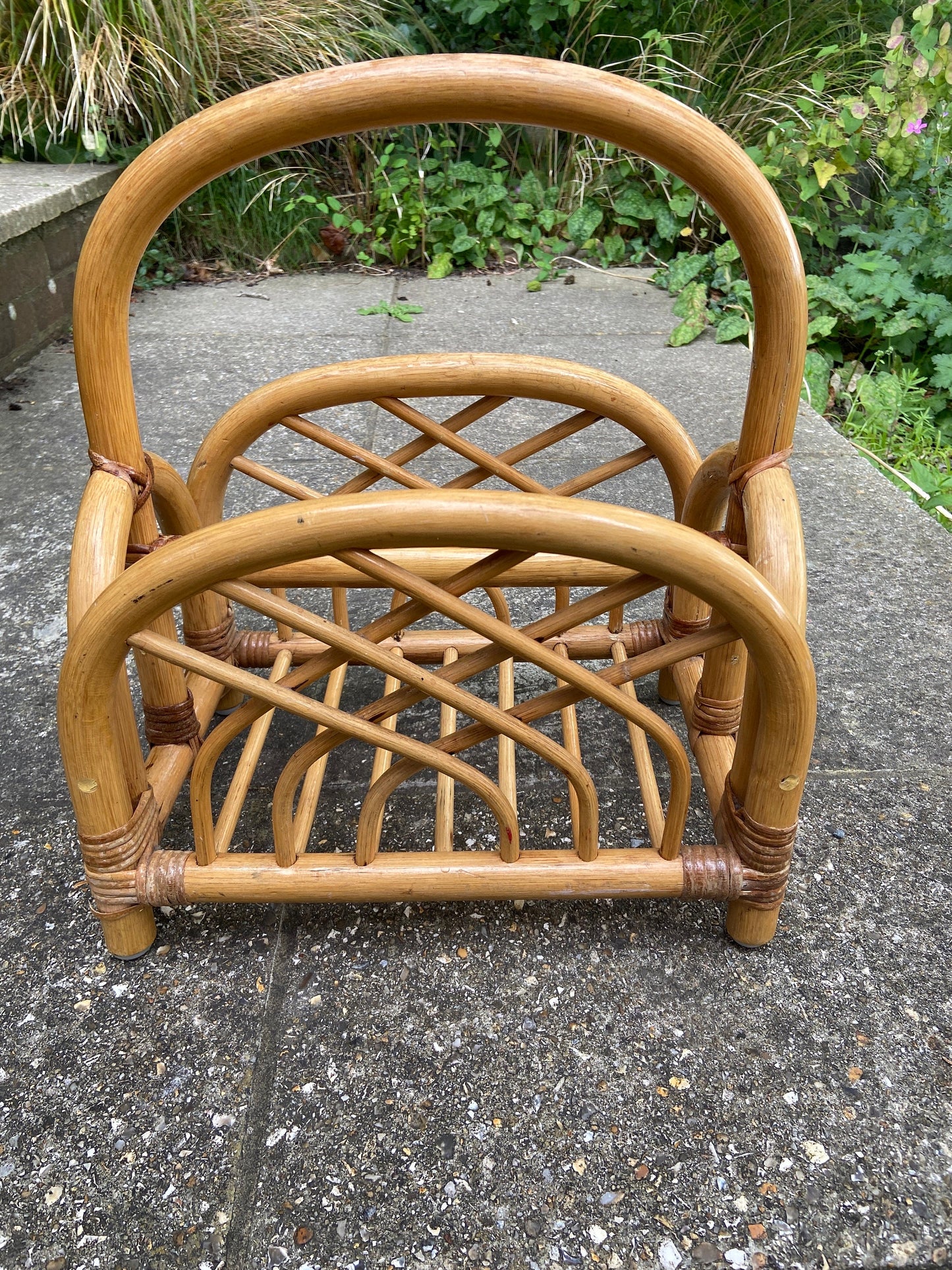 Retro vintage magazine newspaper storage rack, vintage storage basket, vintage cane basket, wicker basket, book storage vintage