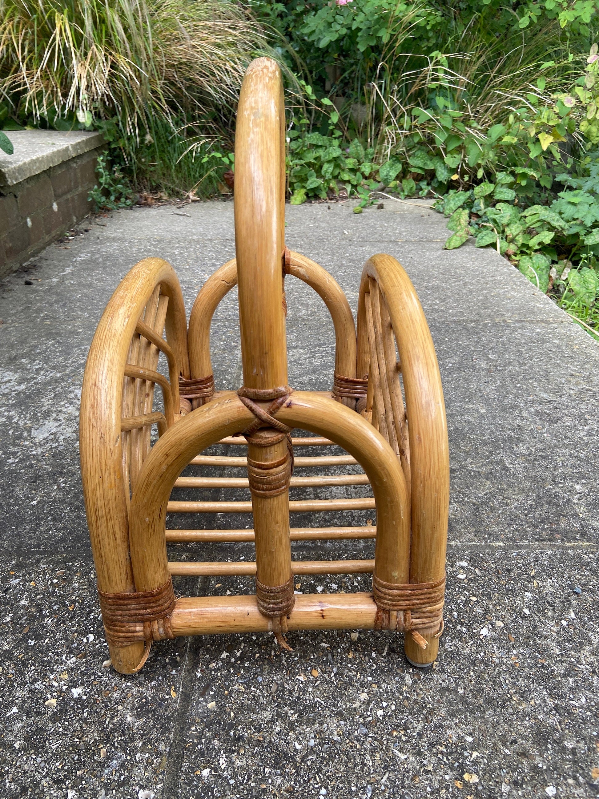 Retro vintage magazine newspaper storage rack, vintage storage basket, vintage cane basket, wicker basket, book storage vintage