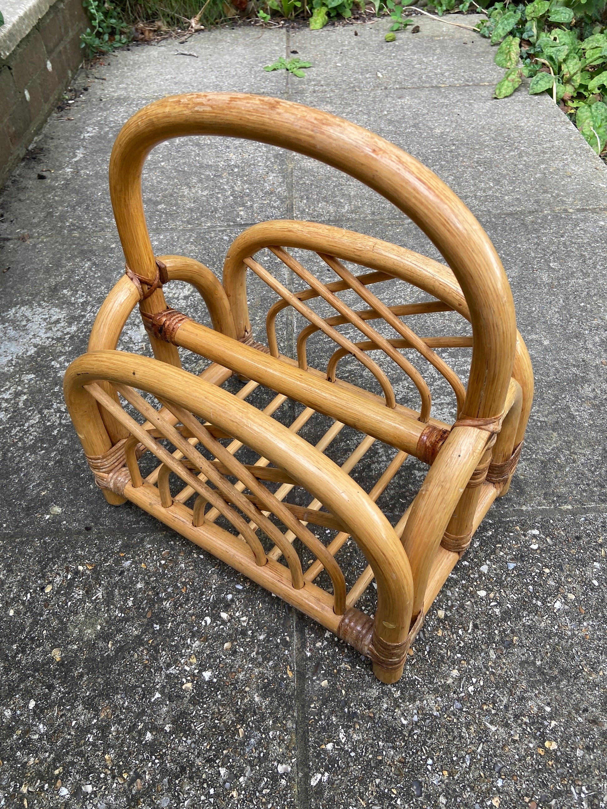 Retro vintage magazine newspaper storage rack, vintage storage basket, vintage cane basket, wicker basket, book storage vintage