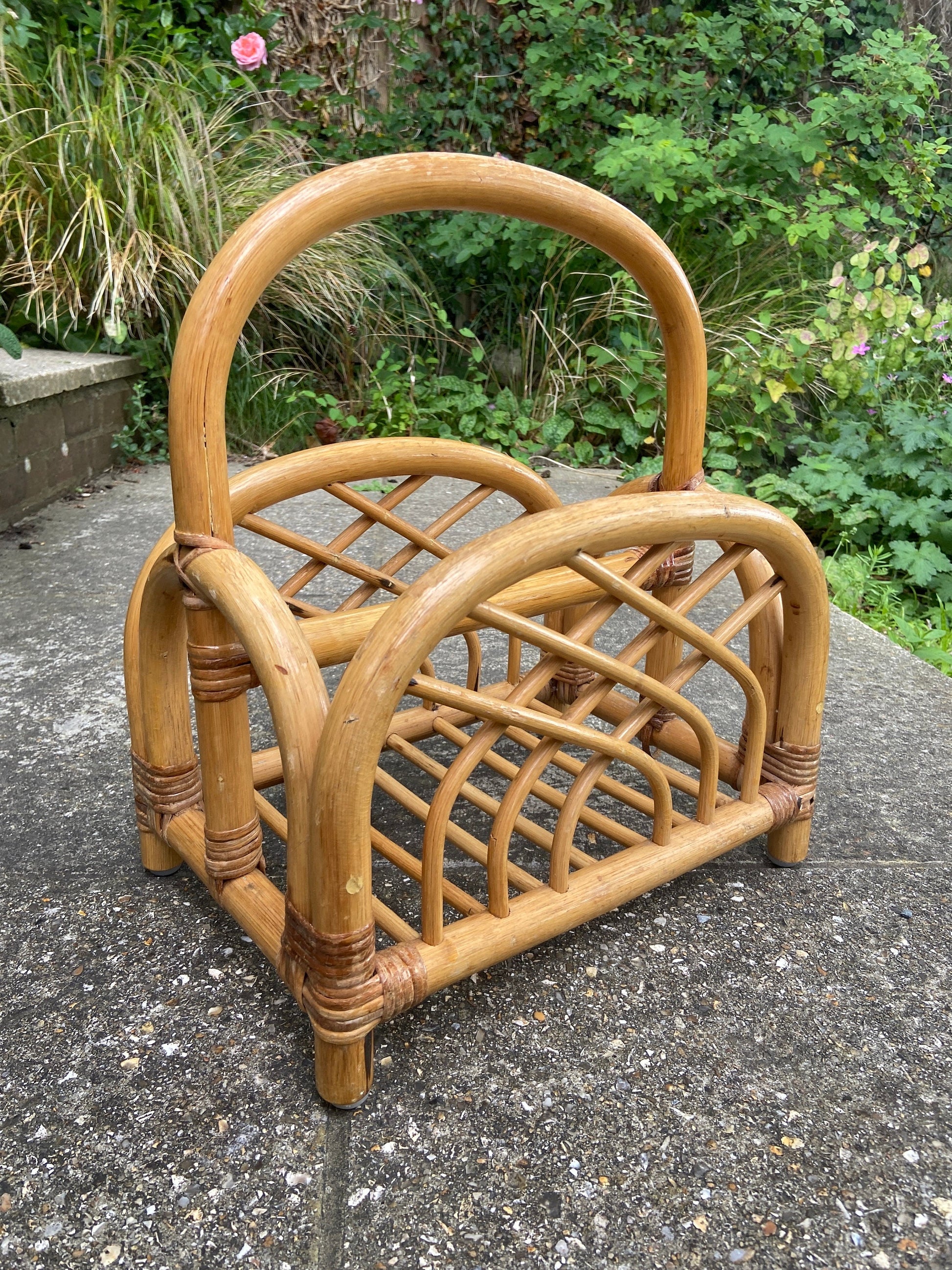 Retro vintage magazine newspaper storage rack, vintage storage basket, vintage cane basket, wicker basket, book storage vintage