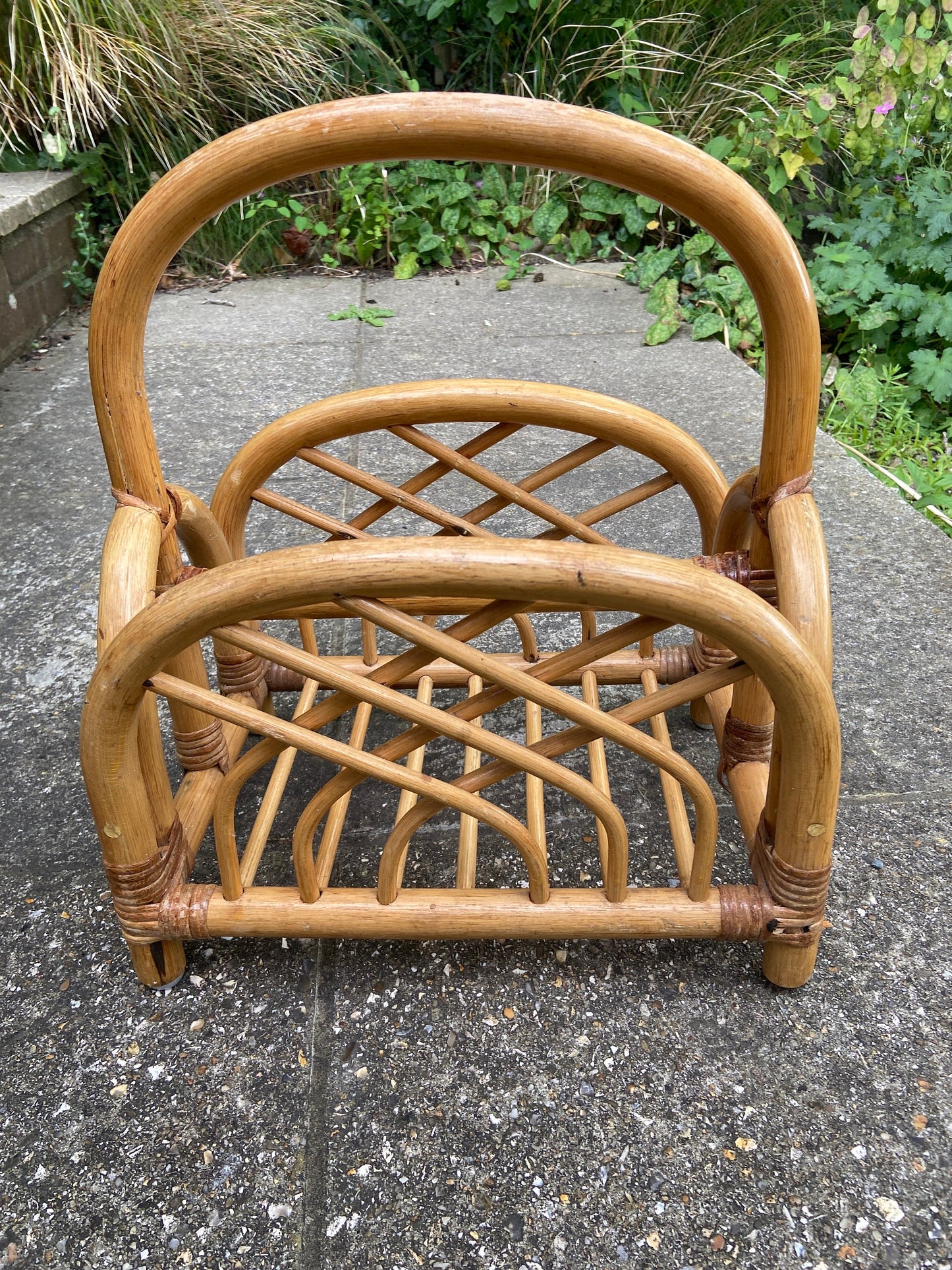 Retro vintage magazine newspaper storage rack, vintage storage basket, vintage cane basket, wicker basket, book storage vintage