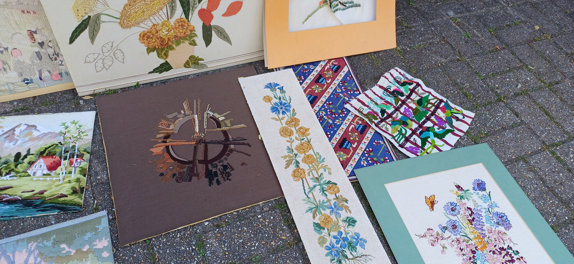 Collection of Vintage Embroidery Pictures. Embroideries.