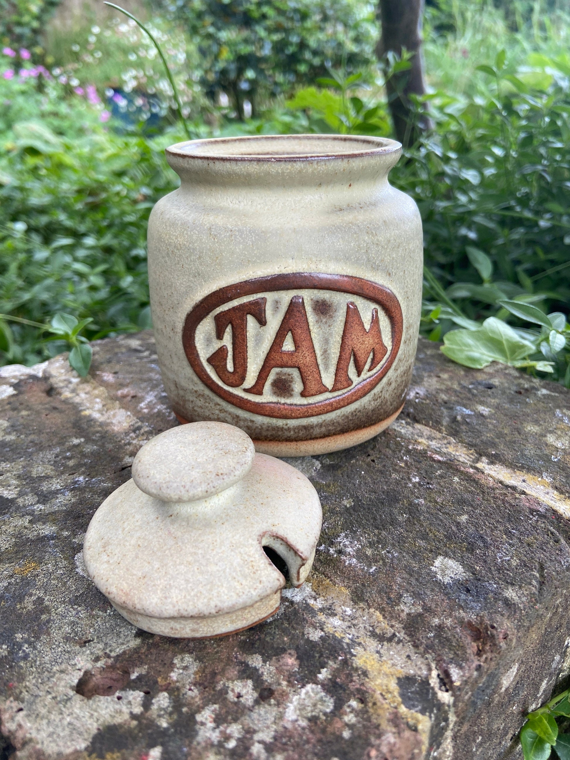 Fantastic little pair of retro stoneware, pottery, storage jars with lids for honey and jam pots, vgc