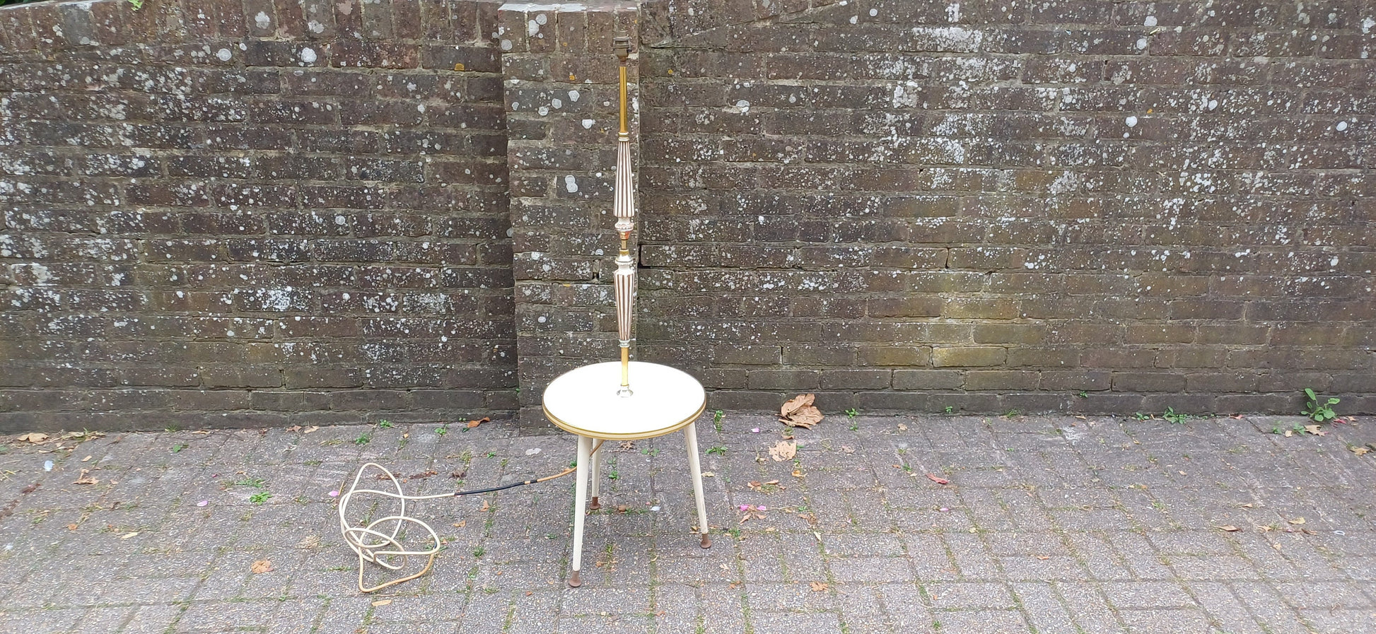 Quirky Retro Vintage Side Wine Table Standard Lamp Atomic Legs