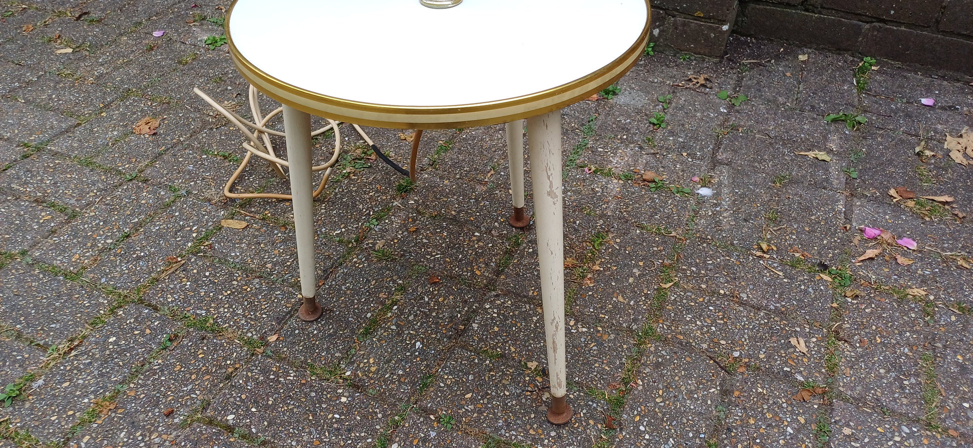 Quirky Retro Vintage Side Wine Table Standard Lamp Atomic Legs