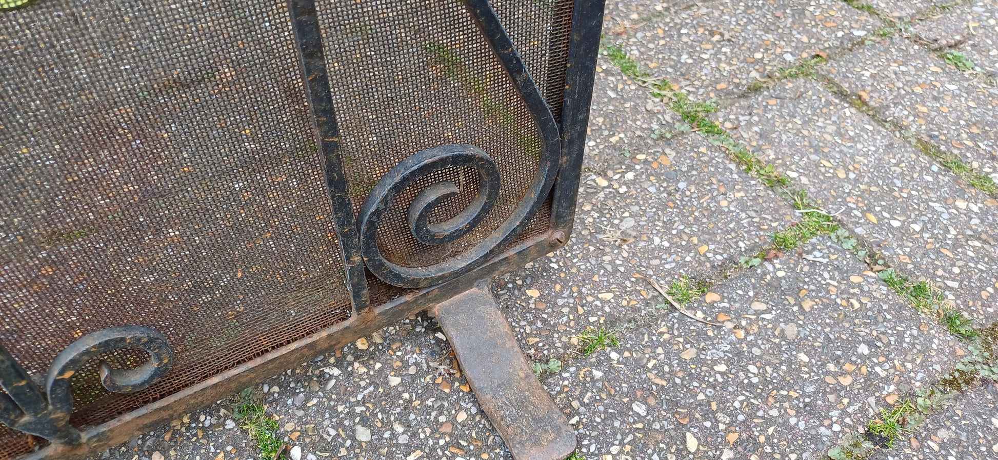 Pretty Solid Iron Vintage Fire Screen or Guard Fireplace