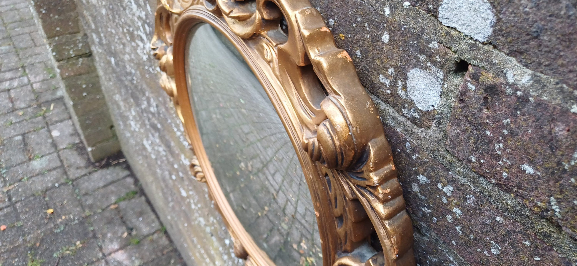 Vintage Round Plaster Gilt Gold Wall Convex Mirror Ornate Decoration.
