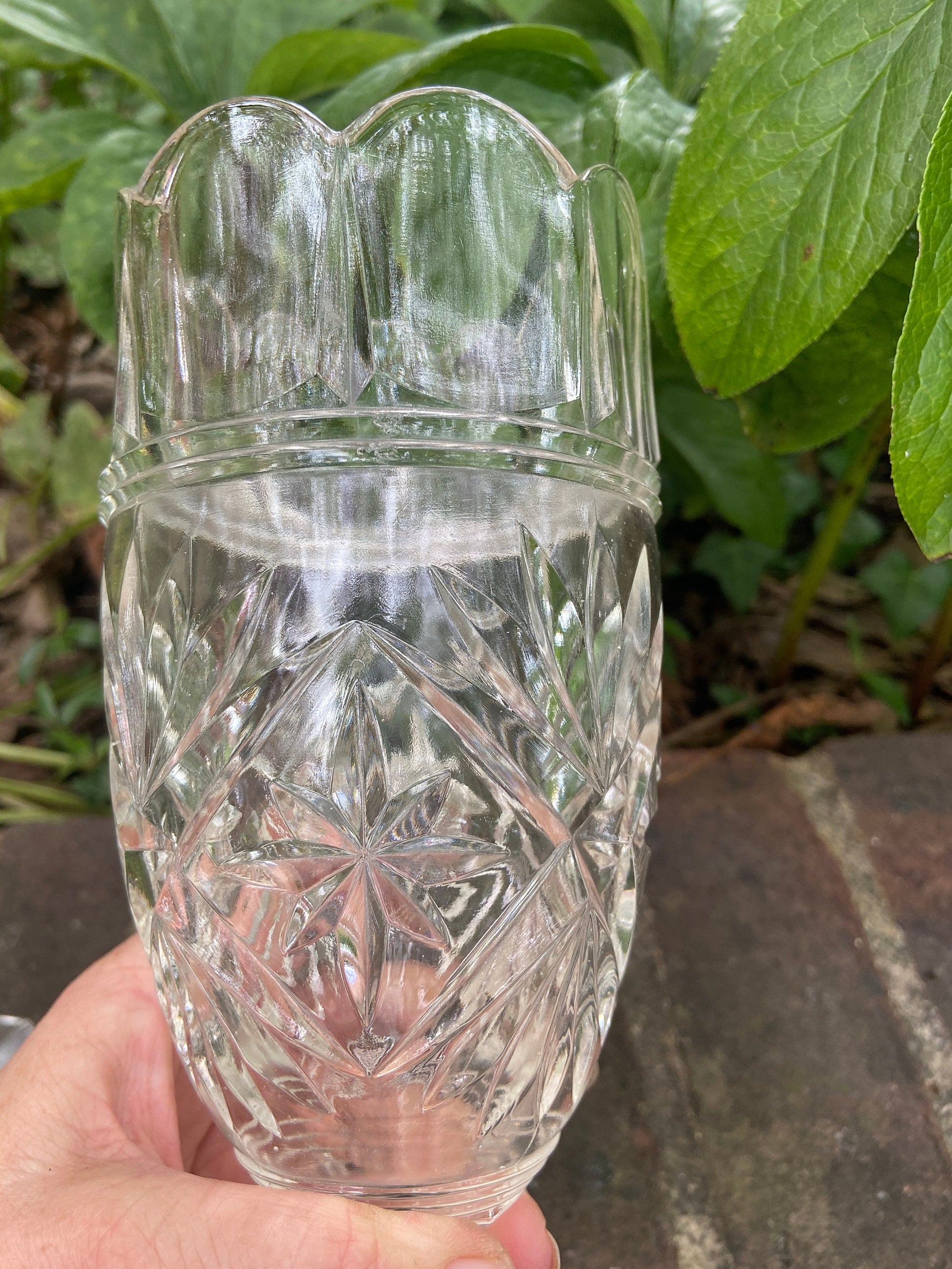 Vintage pair of glass flower vases - good medium size - great for flowers or display, vgc, crystal glass vases