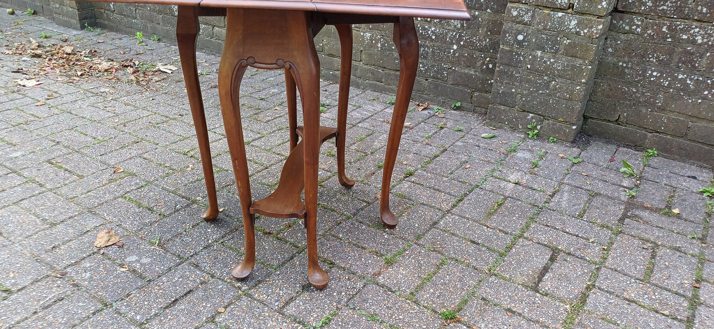 Vintage Mahogany early 20th Century Sutherland Table Cabriole Legs Drop Leaf Extending Space Saver.