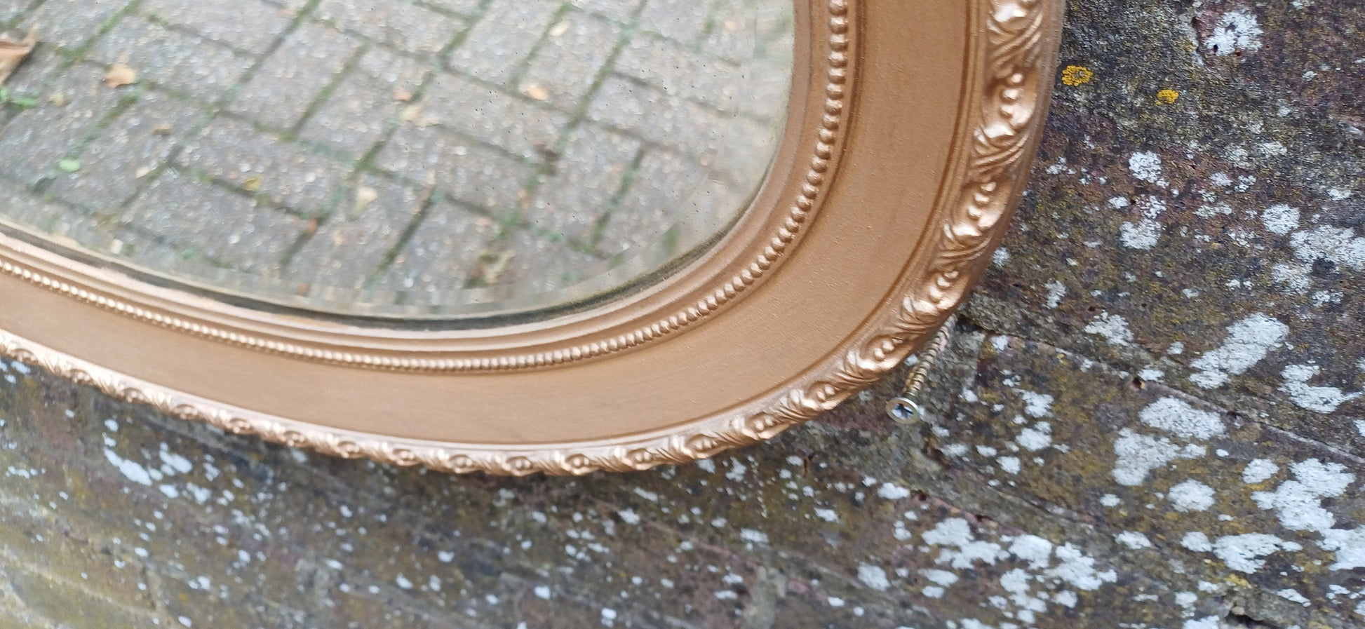 Beautiful Early 2Oth Century Restored Vintage Victorian Oval Gold Decorative Mirror.