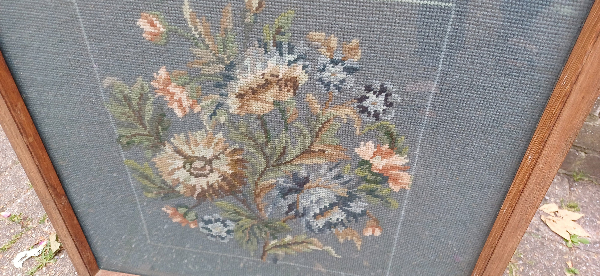 Top Quality Oak Mid 20th Century Fire Screen Flower Floral Still Life