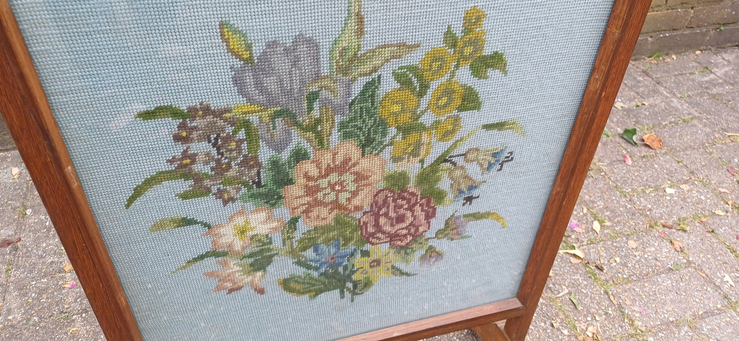 Top Quality Oak Mid 20th Century Fire Screen Flower Floral Still Life Tapestry Decoration Glazed Fireplace Guard.