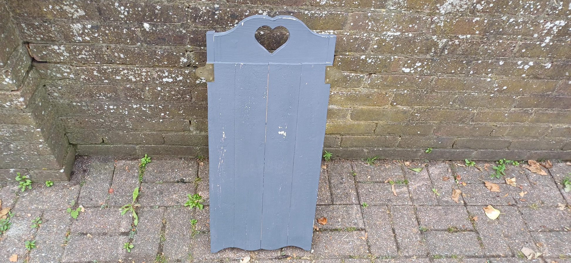 Vintage Style Solid Pine Wall Shelf with Heart Motif Shabby Chic Grey Chalk