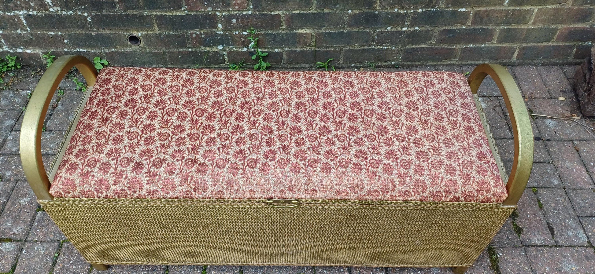 Superbly Preserved Vintage Retro Lloyd Loom Style Upholstered Ottoman in Gold and Red.