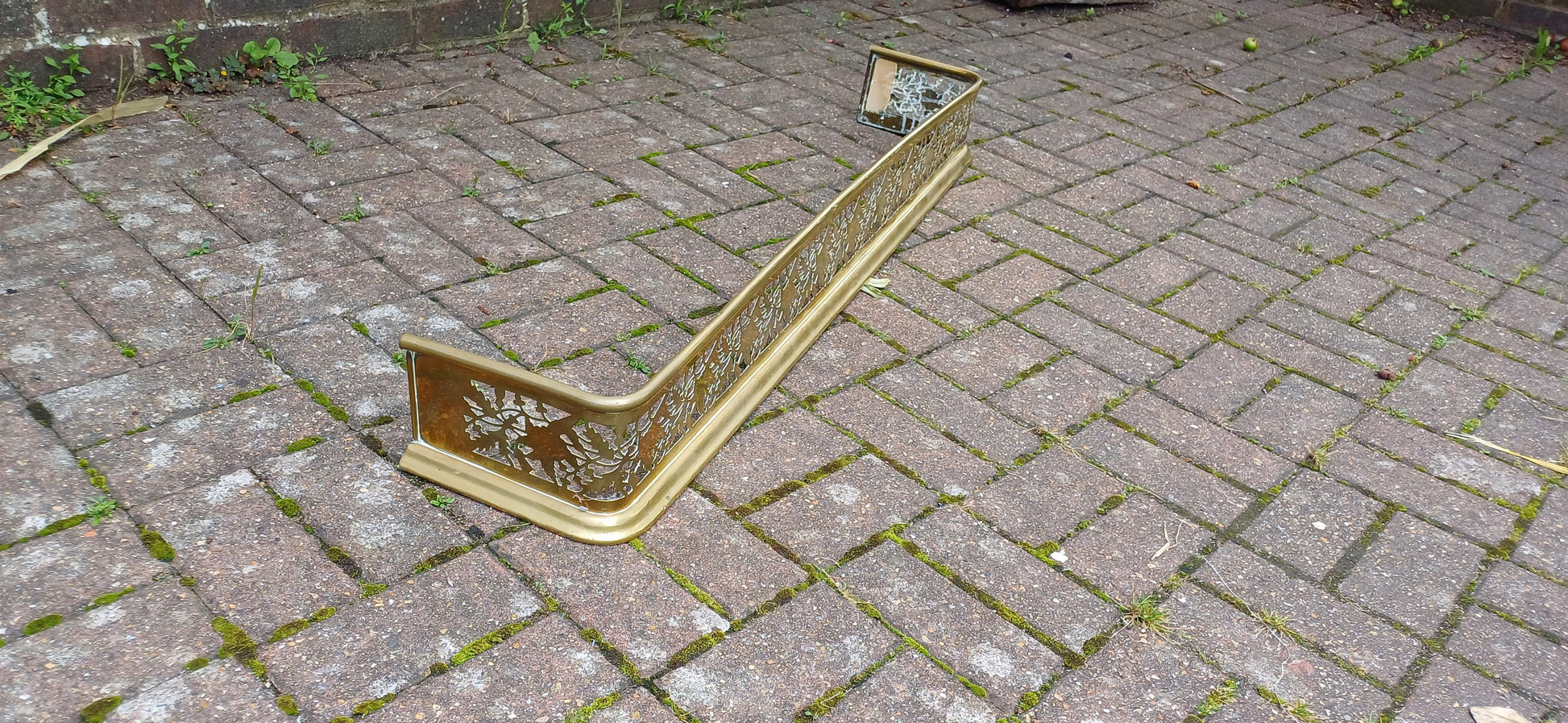Superb Vintage Victorian Brass Fireplace Fender Guard in Excellent Condition