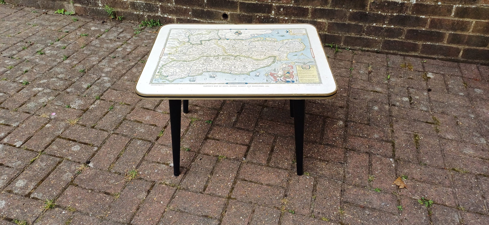 Vintage Retro Caxton Map 60s Coffee Table Saxton’s Map of Kent, Sussex, Surrey and Middlesex, 1575.