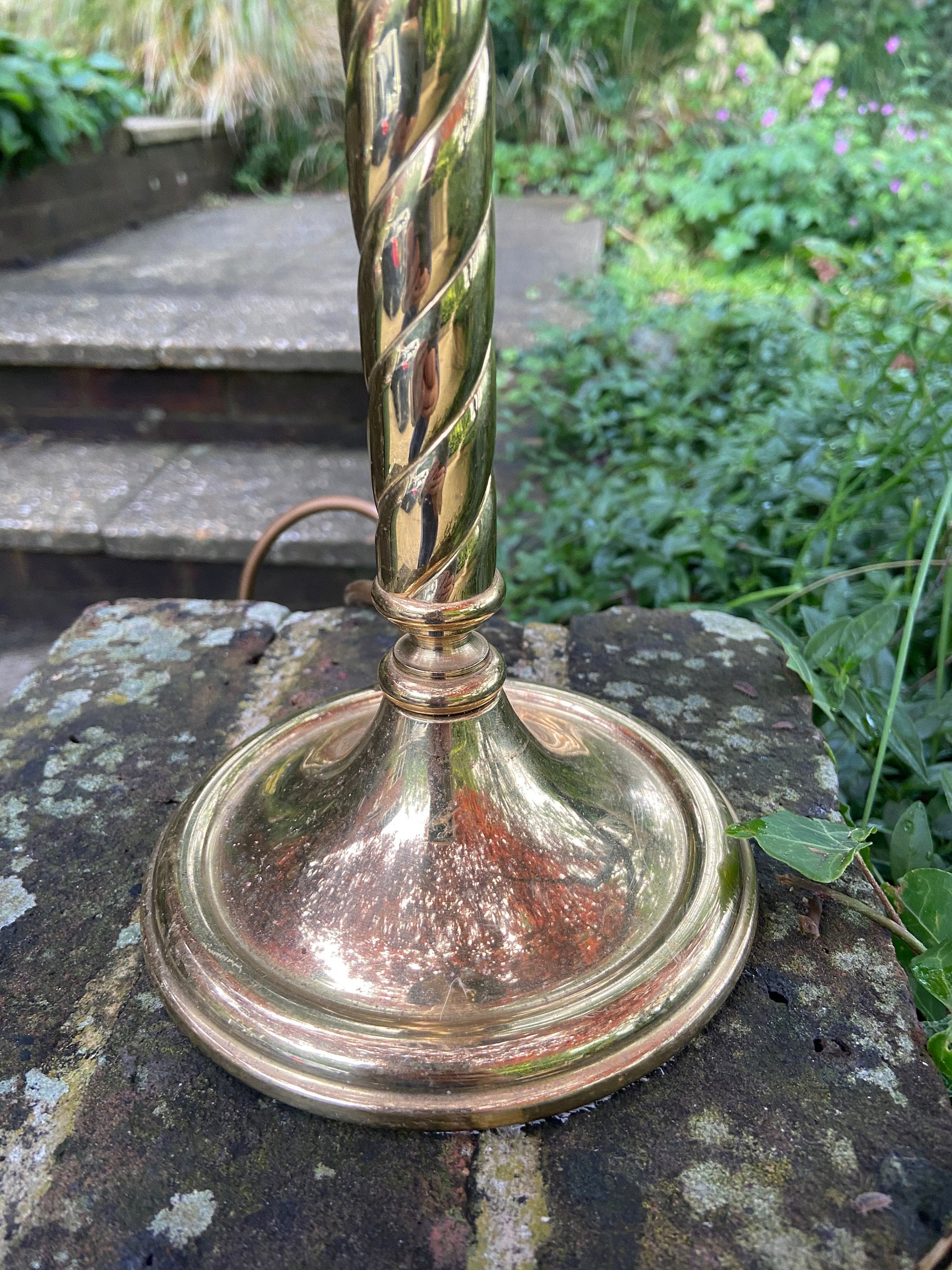 Vintage brass IPRIS candlestick style turned lamp, spiral twist stem, working vintage table lamp