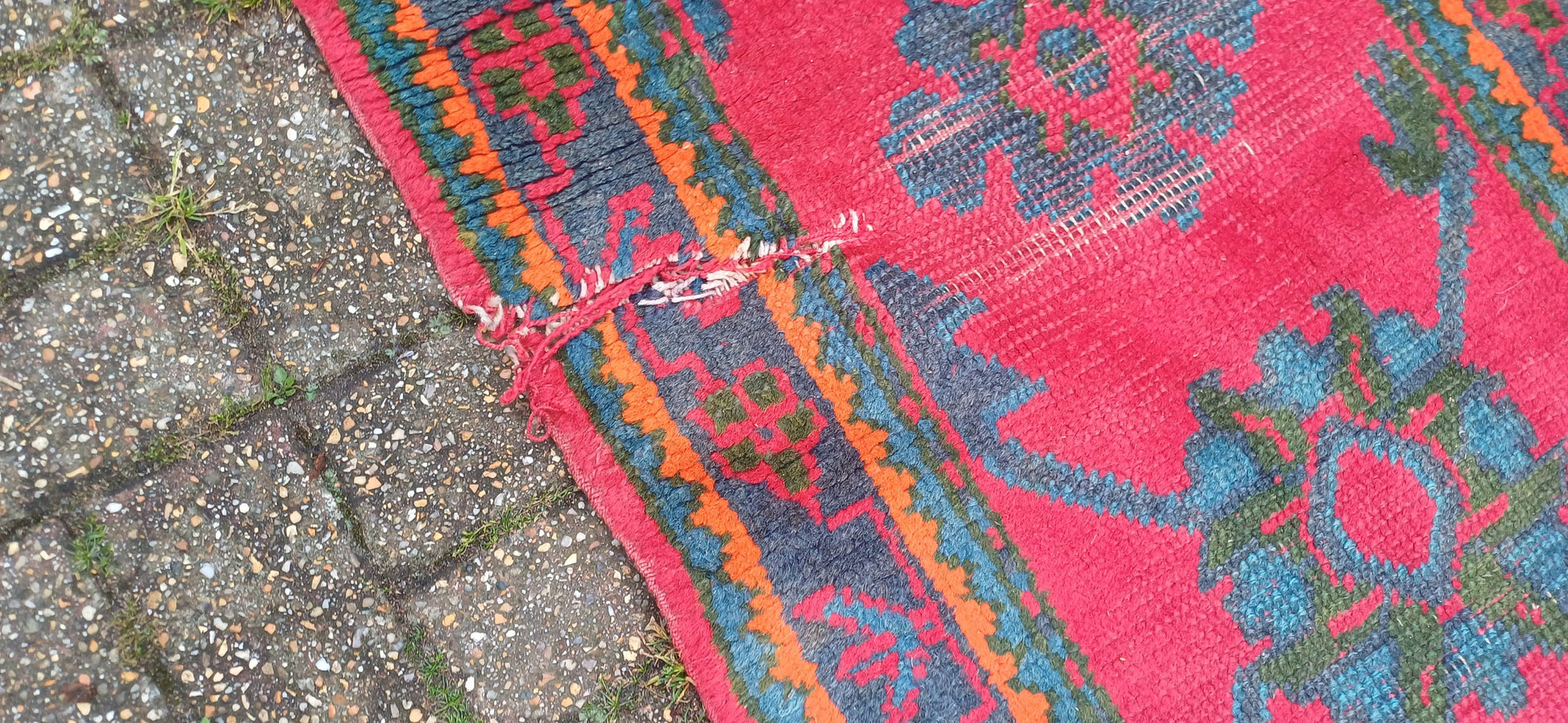 Charming Bohemian Age Worn Early 20th Century Vintage Rug Runner Beautiful Colours Shabby Chic 515 x 70 cm