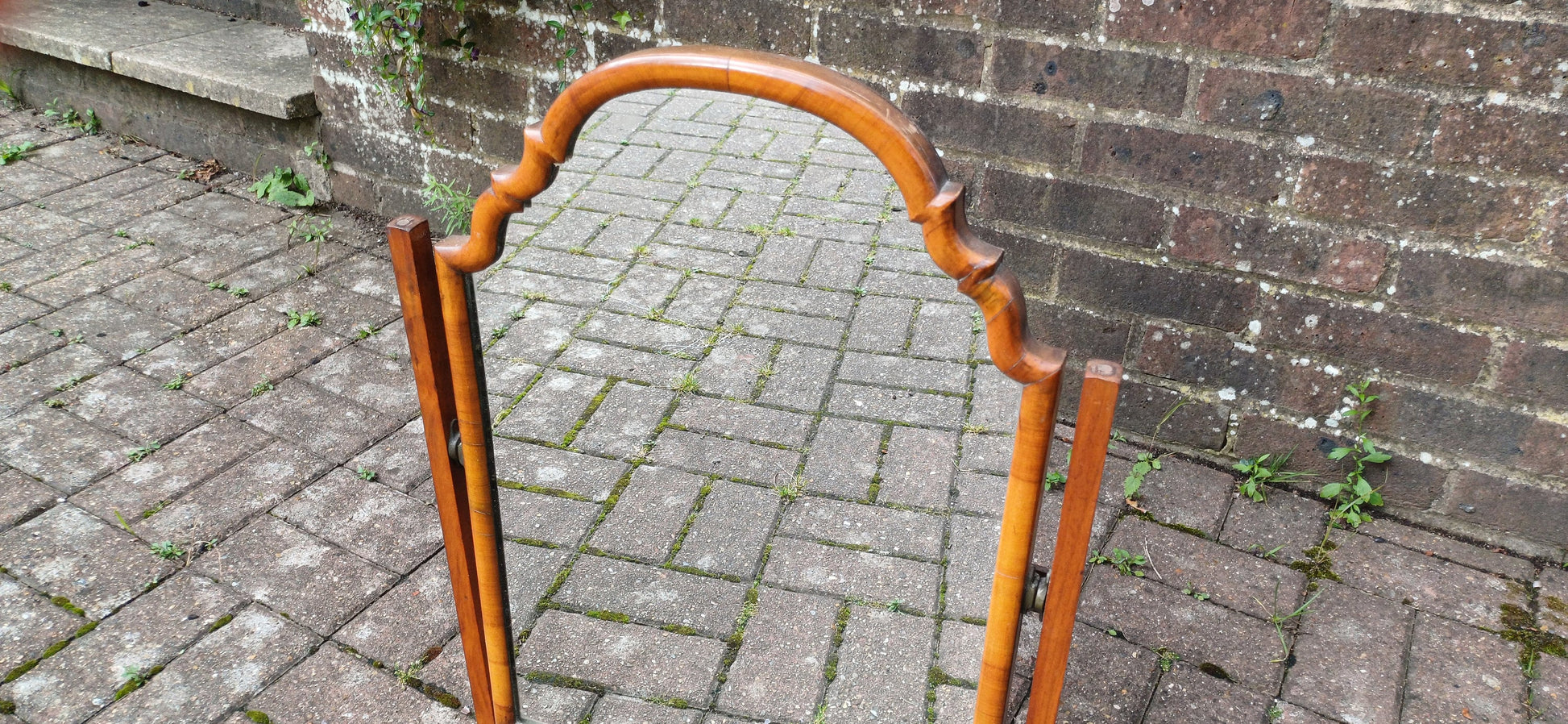 Beautiful Early 20th Century Mahogany Swing Dressing Table Mirror.