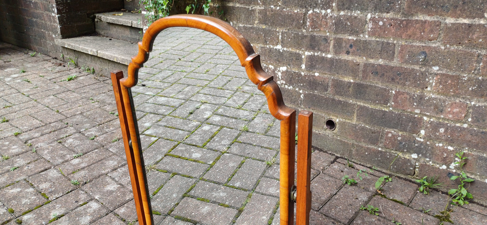 Beautiful Early 20th Century Mahogany Swing Dressing Table Mirror.