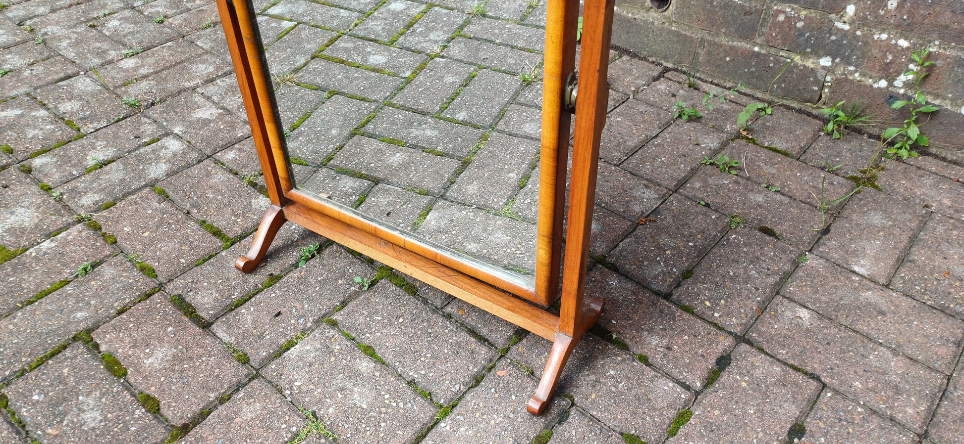 Beautiful Early 20th Century Mahogany Swing Dressing Table Mirror.