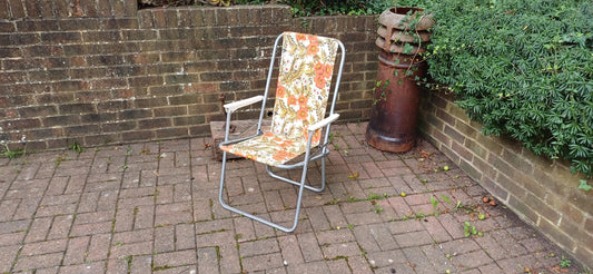Vintage Retro 70s Sprung Deckchair. Folding. Funky Floral Decoration.