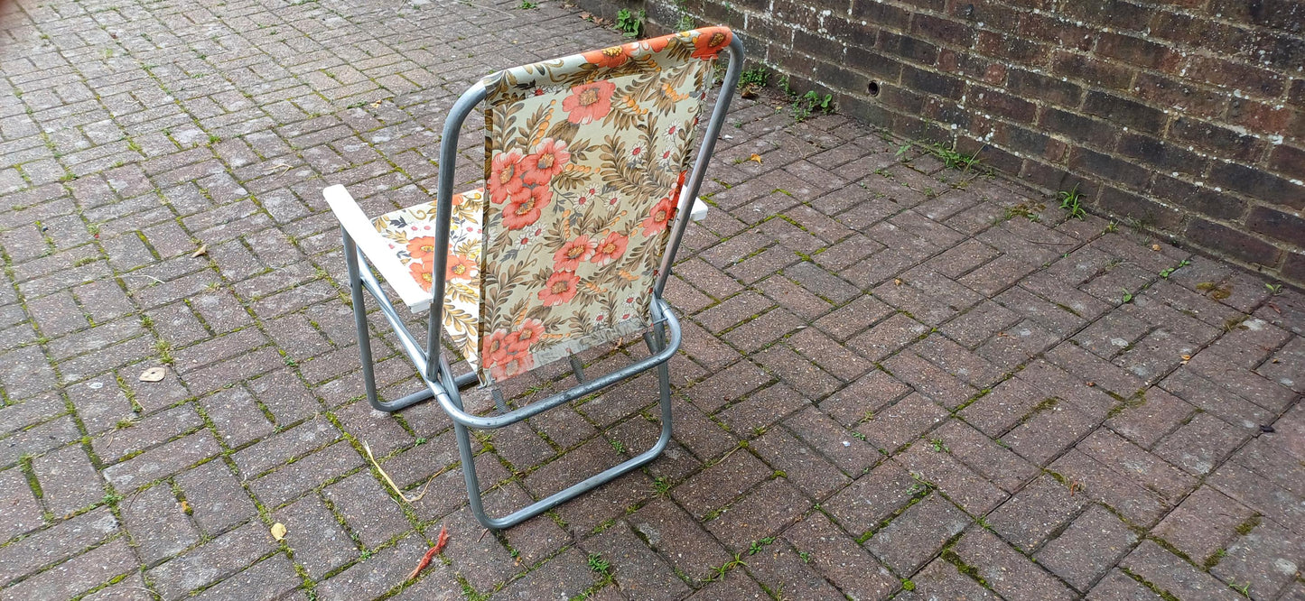 Vintage Retro 70s Sprung Deckchair. Folding. Funky Floral Decoration.