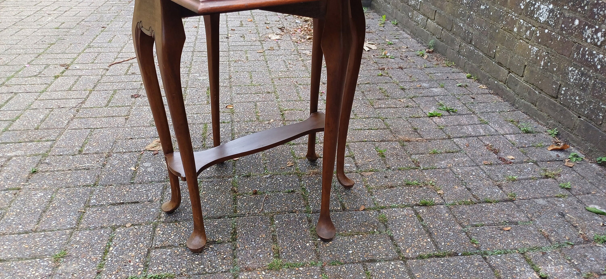 Vintage Mahogany early 20th Century Sutherland Table Cabriole Legs Drop Leaf Extending Space Saver.