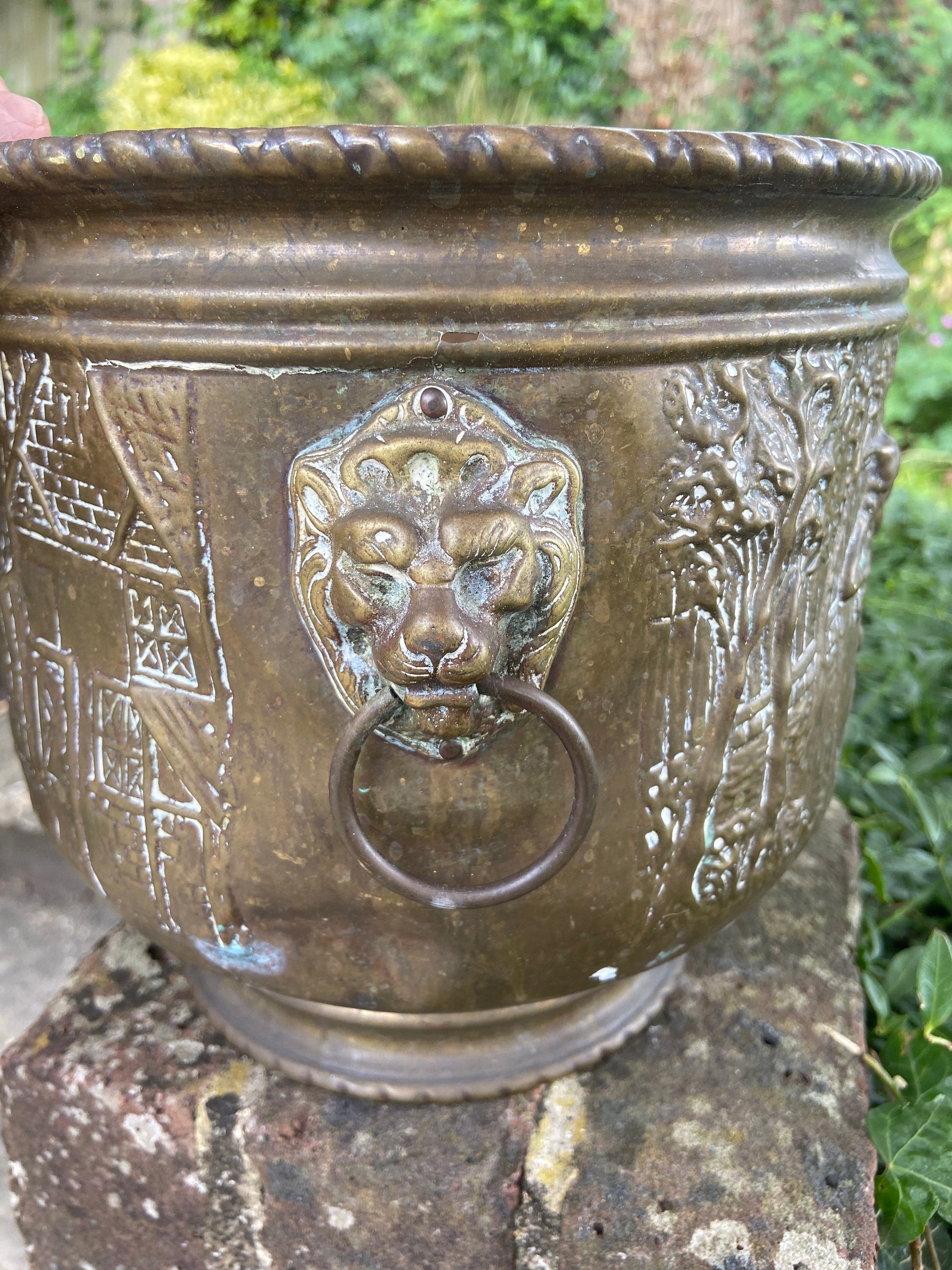 Vintage medium brass moulded planter, indoor planter, plant pot - lovely figurine and embossed detail, vgc, 21cm h, 22cm diameter