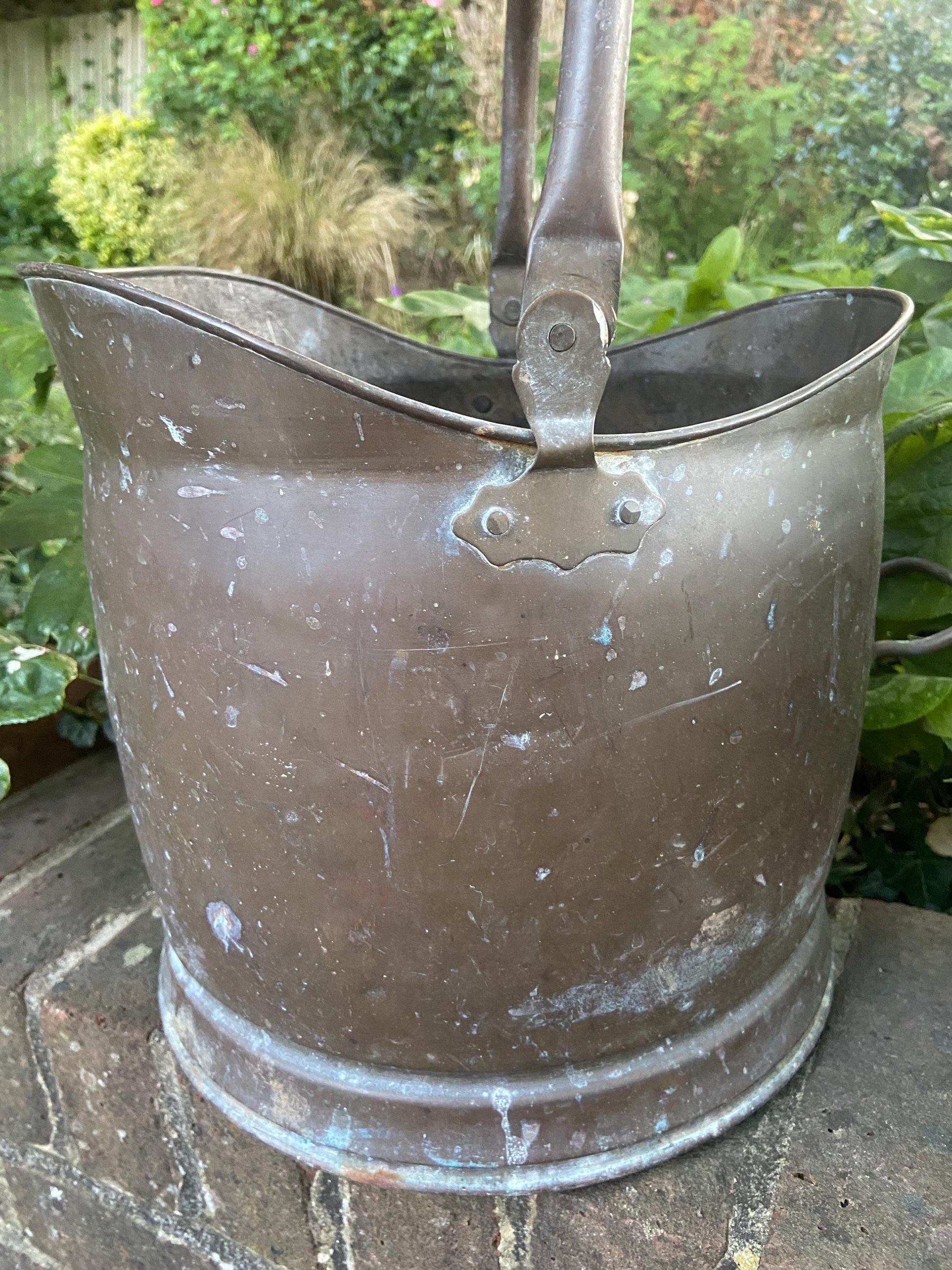 Super vintage brass coal bucket, coal scuttle, metal bucket, planter, plant pot