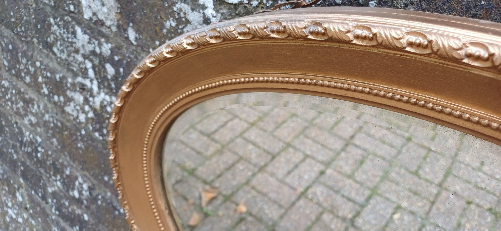 Beautiful Early 2Oth Century Restored Vintage Victorian Oval Gold Decorative Mirror.
