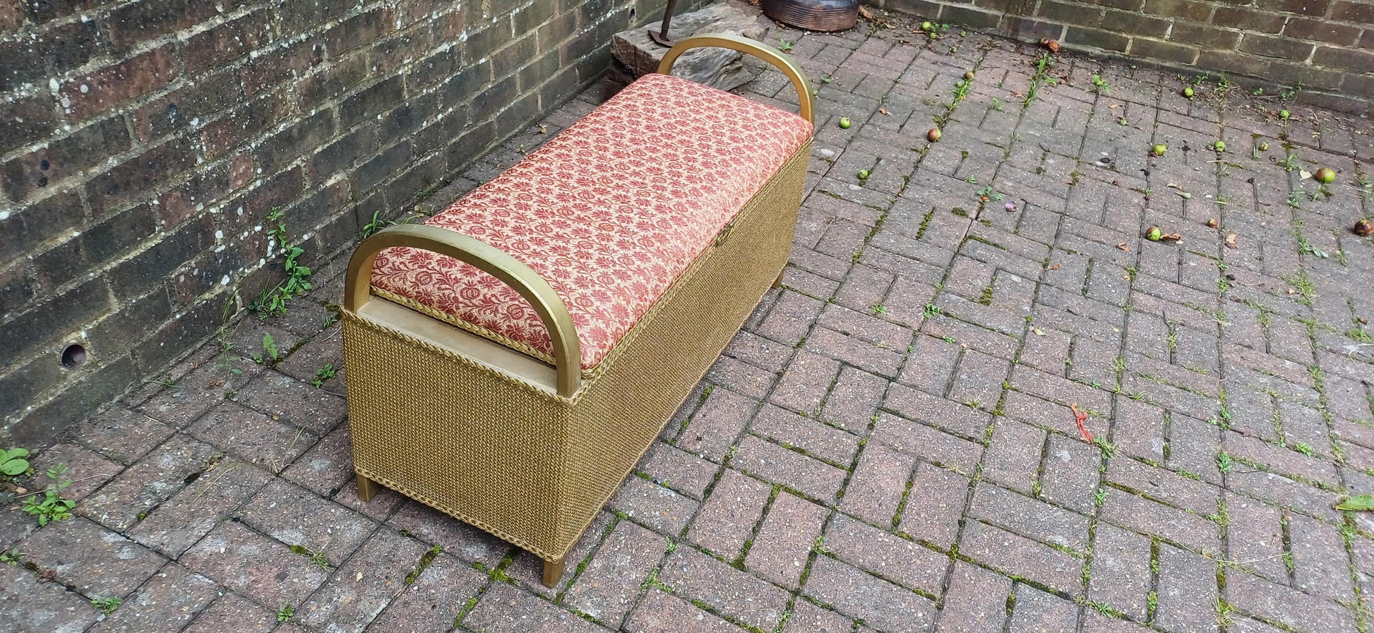 Superbly Preserved Vintage Retro Lloyd Loom Style Upholstered Ottoman in Gold and Red.