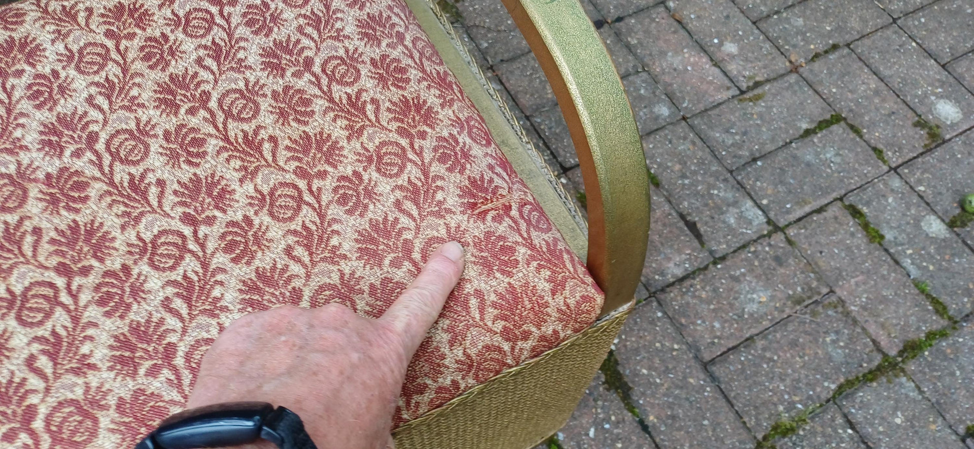 Superbly Preserved Vintage Retro Lloyd Loom Style Upholstered Ottoman in Gold and Red.