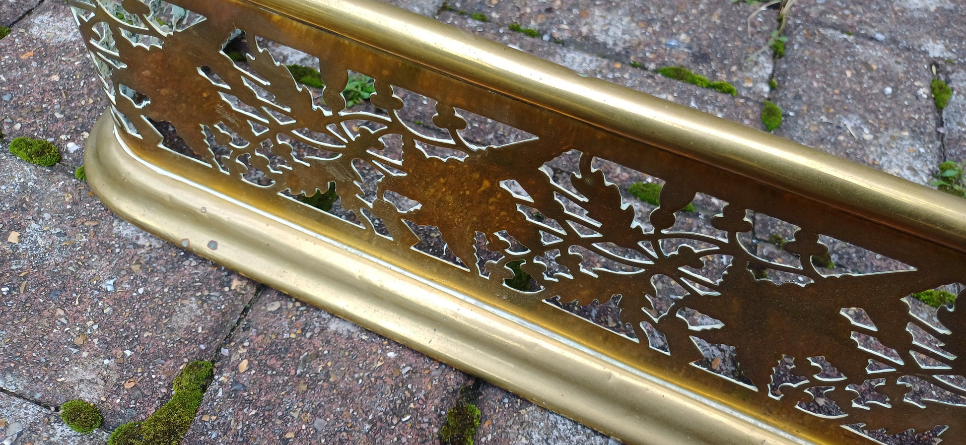 Superb Vintage Victorian Brass Fireplace Fender Guard in Excellent Condition