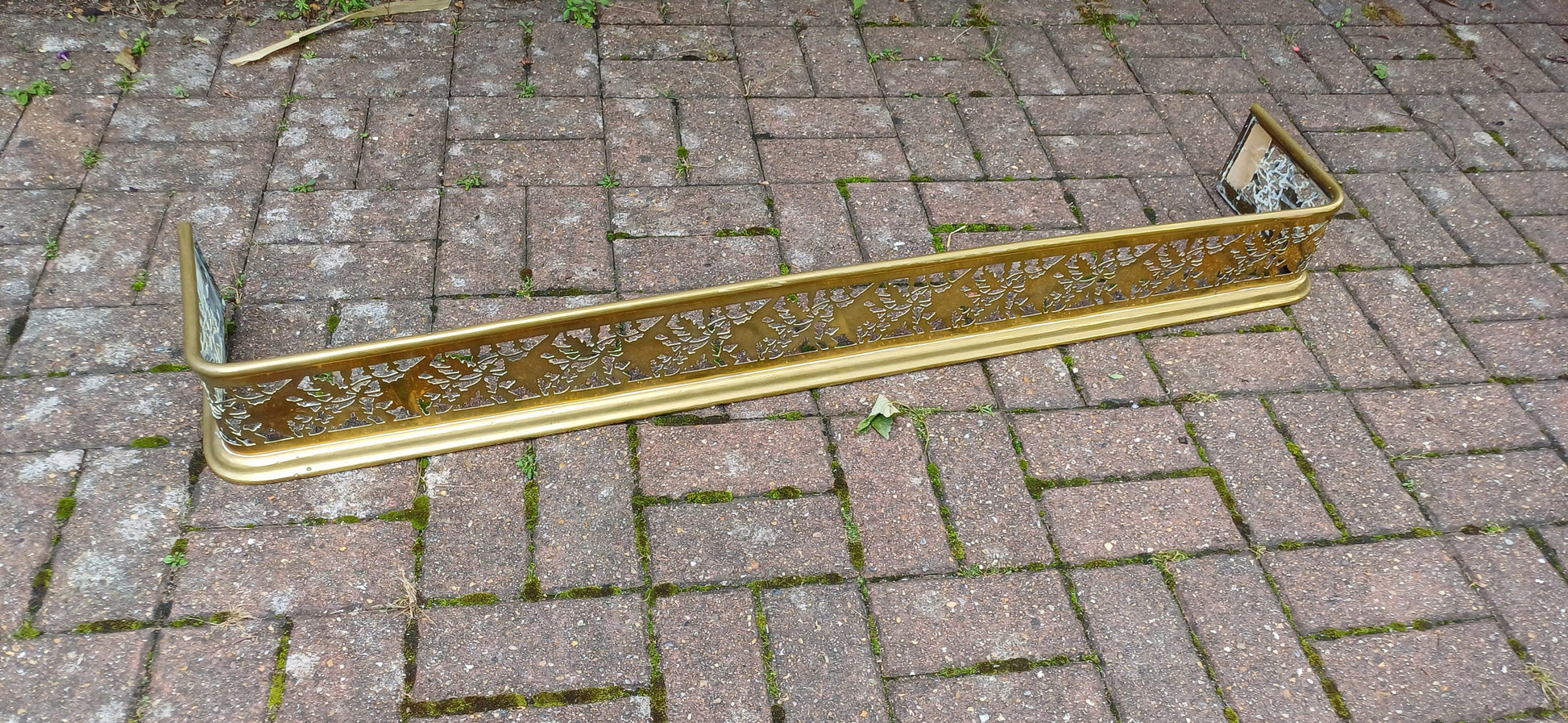 Superb Vintage Victorian Brass Fireplace Fender Guard in Excellent Condition