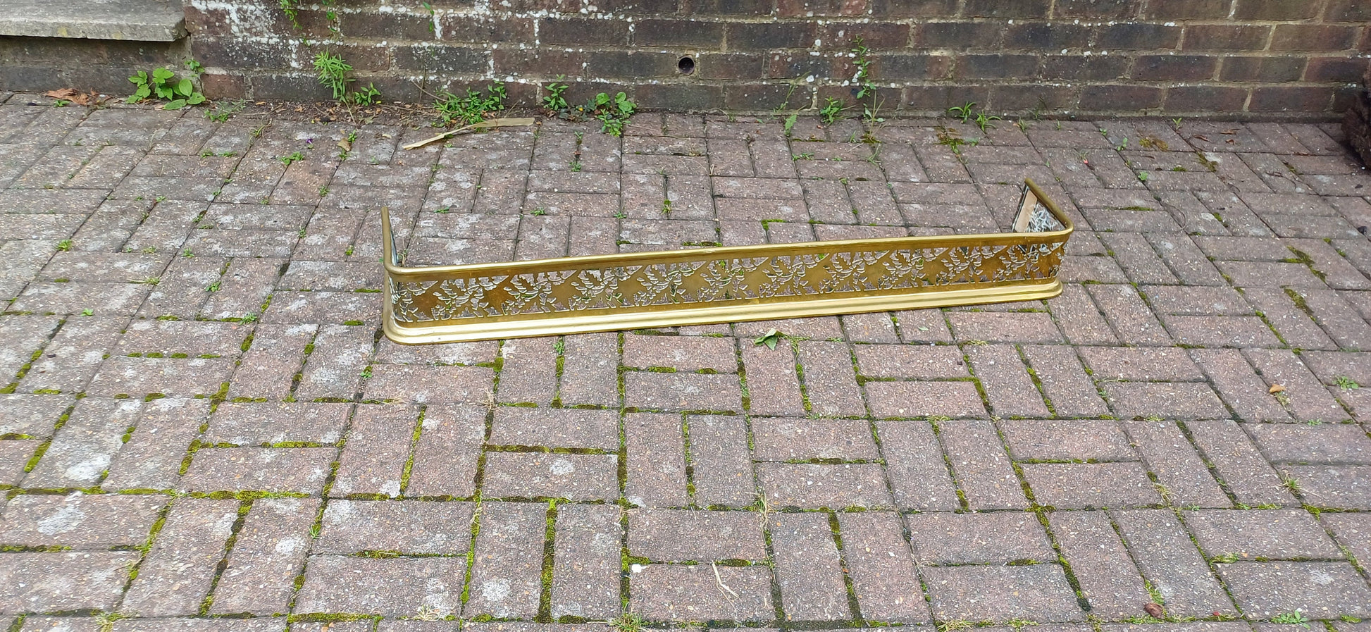 Superb Vintage Victorian Brass Fireplace Fender Guard in Excellent Condition
