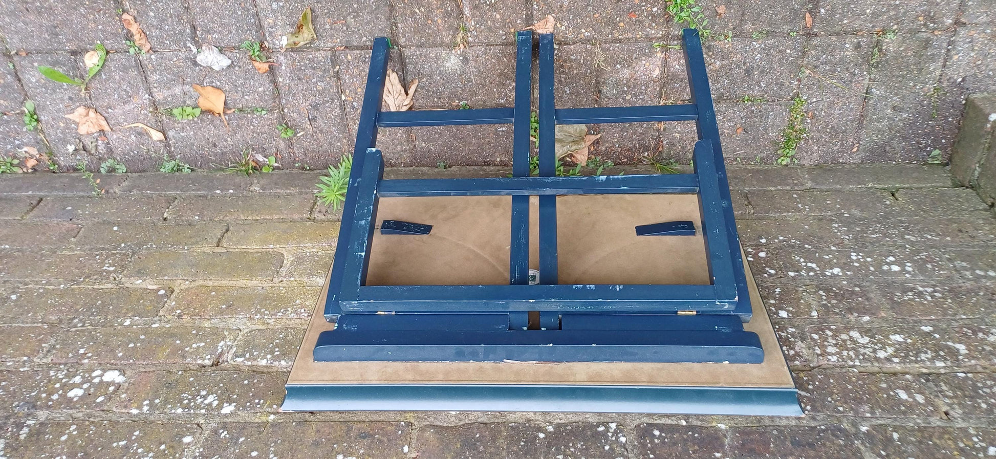 Useful Vintage 60s Style Folding Utility Coffee Side Occasional Table The Tower of London Motif.