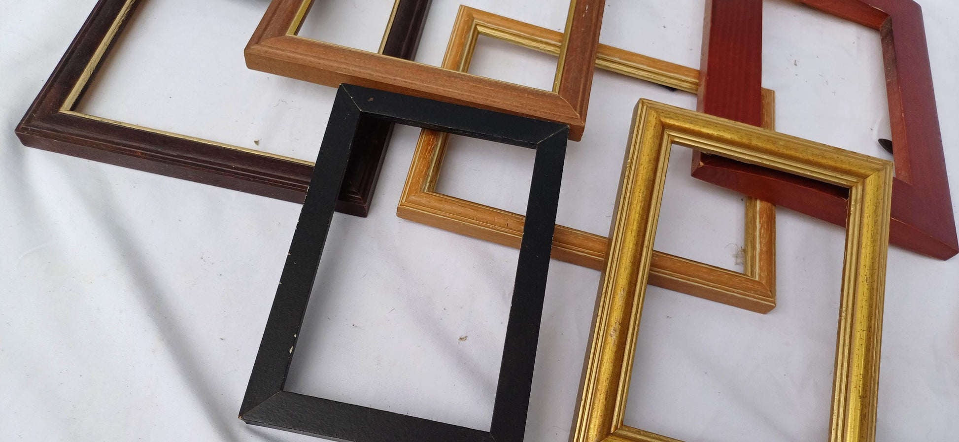 Collection of 12 Vintage Pictures Picture Frames Framing Glazed with Boarded Backings Frame Photo Photograph Artist Upcycling Project.