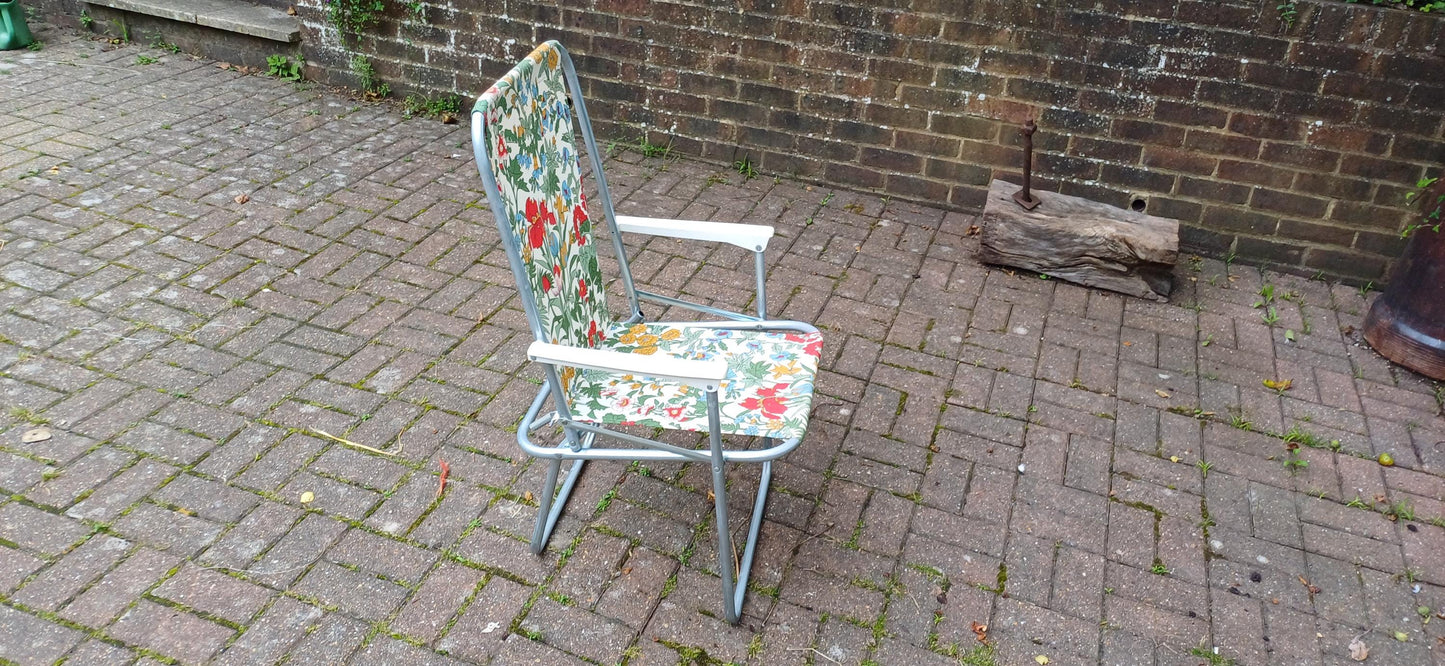 Vintage Retro 70s Sprung Deckchair. Folding. Made in Czechosolvakia. Funky Floral Decoration.
