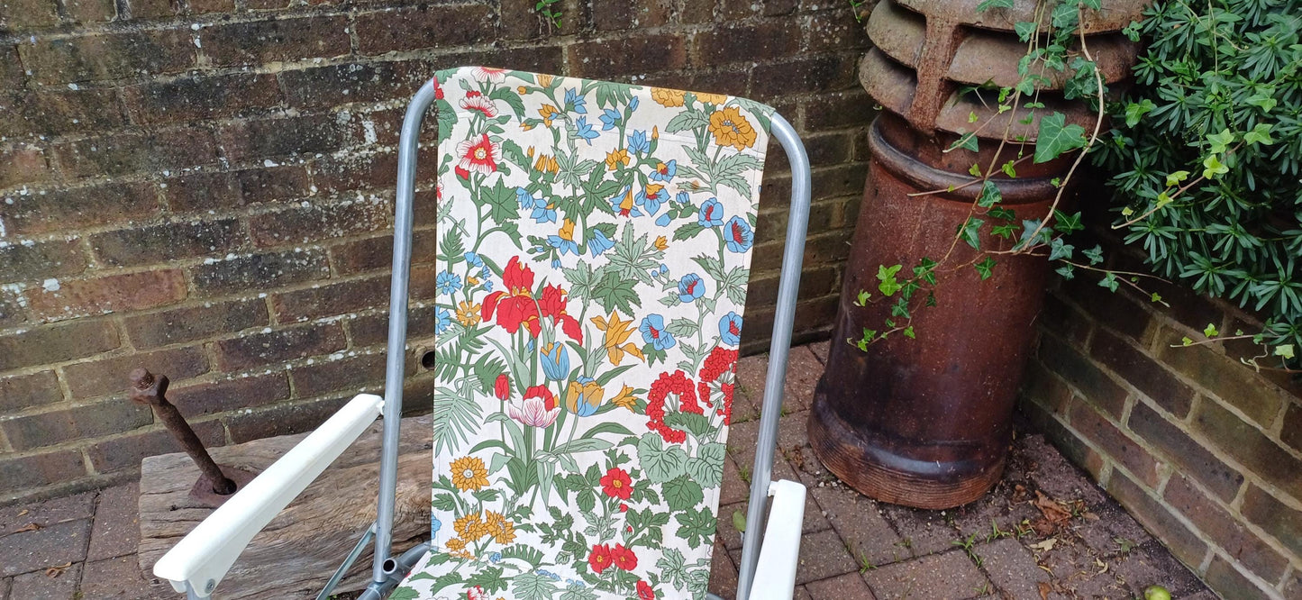 Vintage Retro 70s Sprung Deckchair. Folding. Made in Czechosolvakia. Funky Floral Decoration.