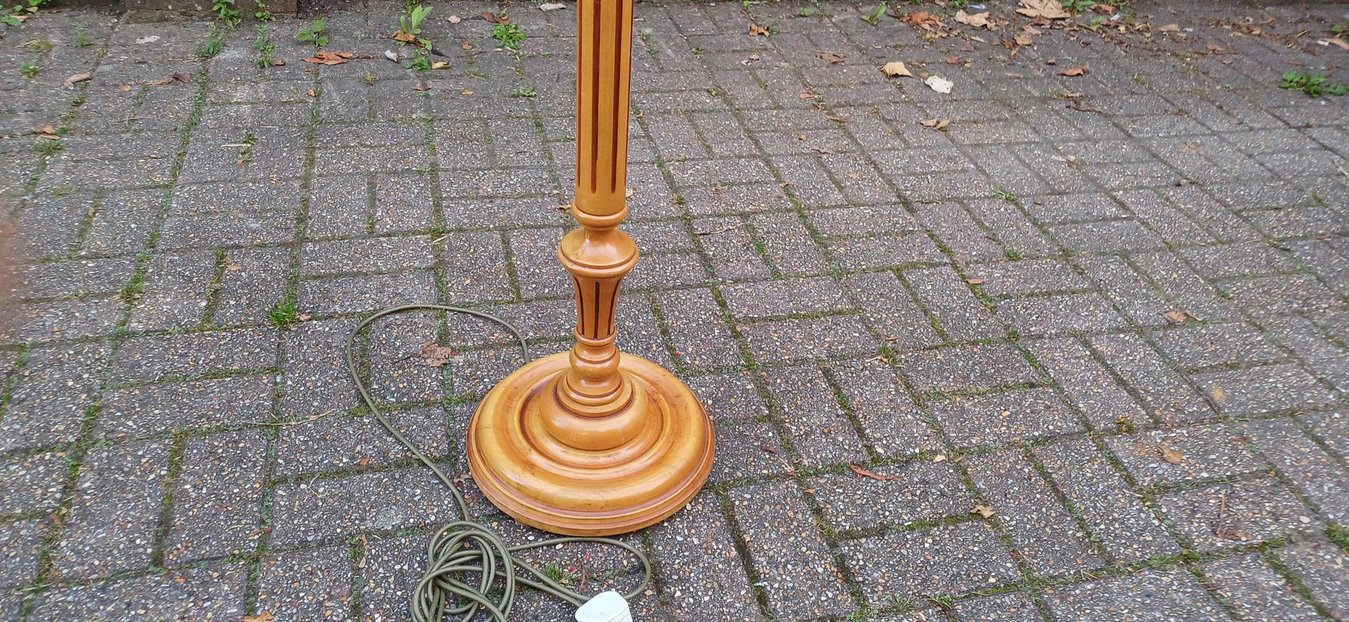 Modern Top Quality Vintage Style Beech Standard Lamp and Genuine Vintage Lampshade in Working Order. Free Hand Delivery England & Wales