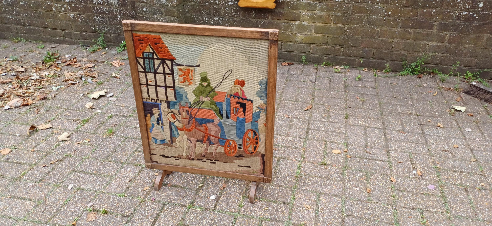 Vintage 1920s Stripped Oak Fire Screen Guard Stage Coach Charles Dickens Red Lion Pub