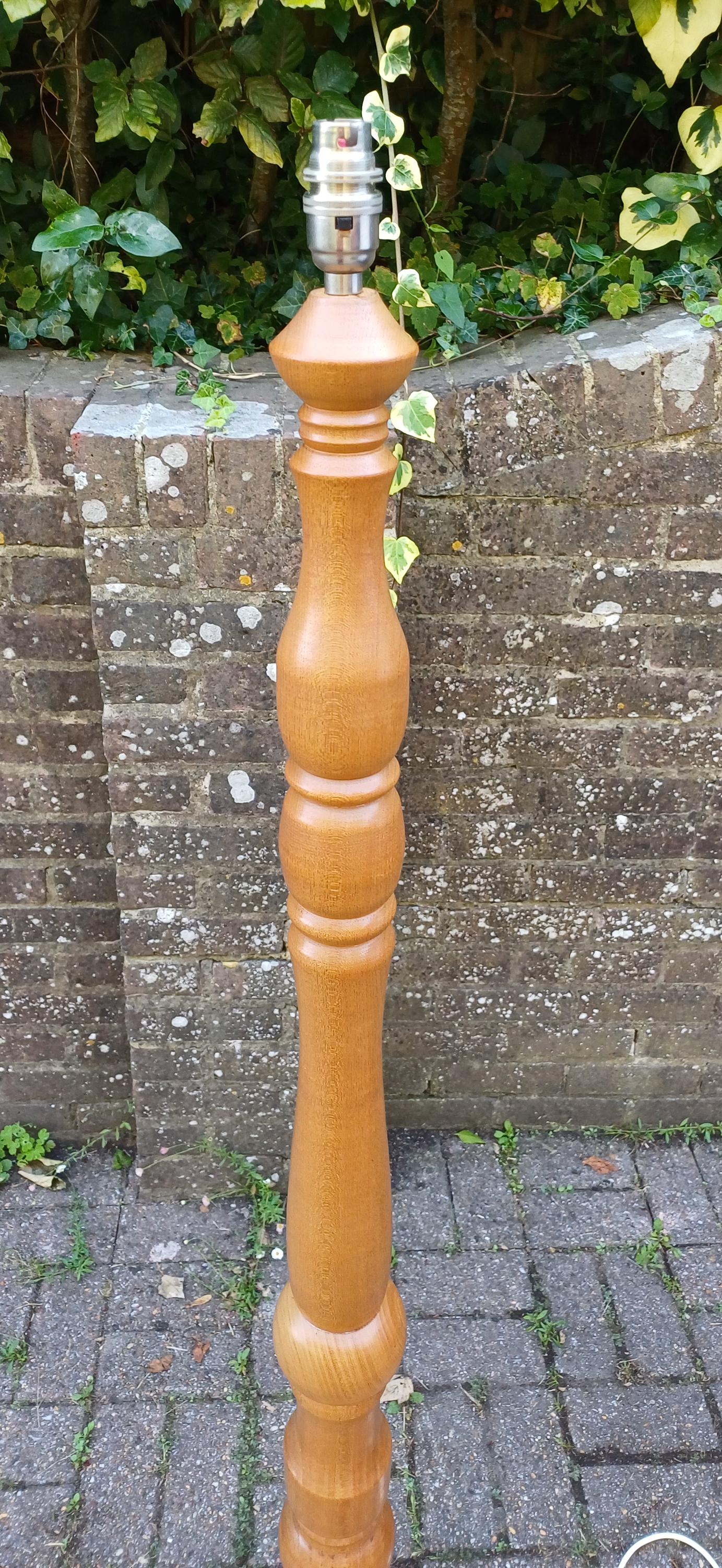 Chunky Yet Elegant Turned Elm Standard Lamp Ercol Style in Great Condition and Working. Free Hand Delivery.